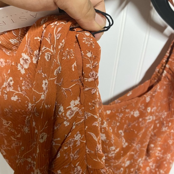 NWT ASTR The Label Rust Multi Floral Puff Sleeve Boho Sweetheart Top S XS - Picture 10 of 11